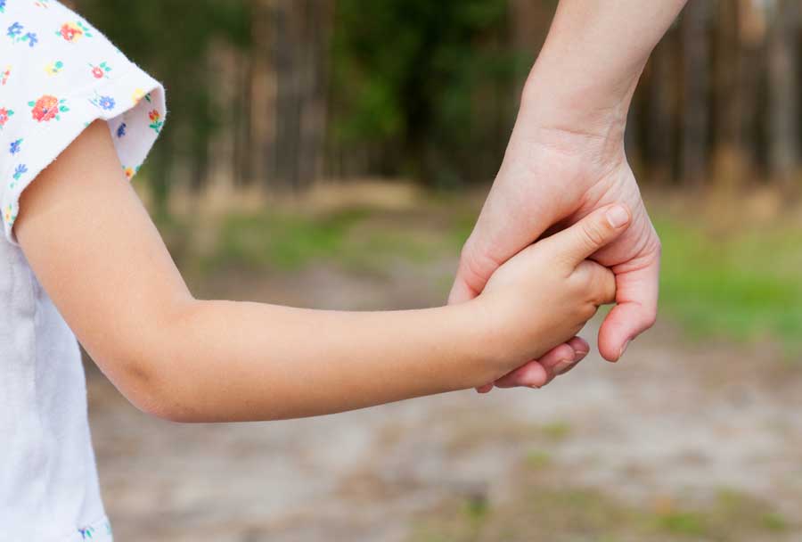 Kinderhand halten